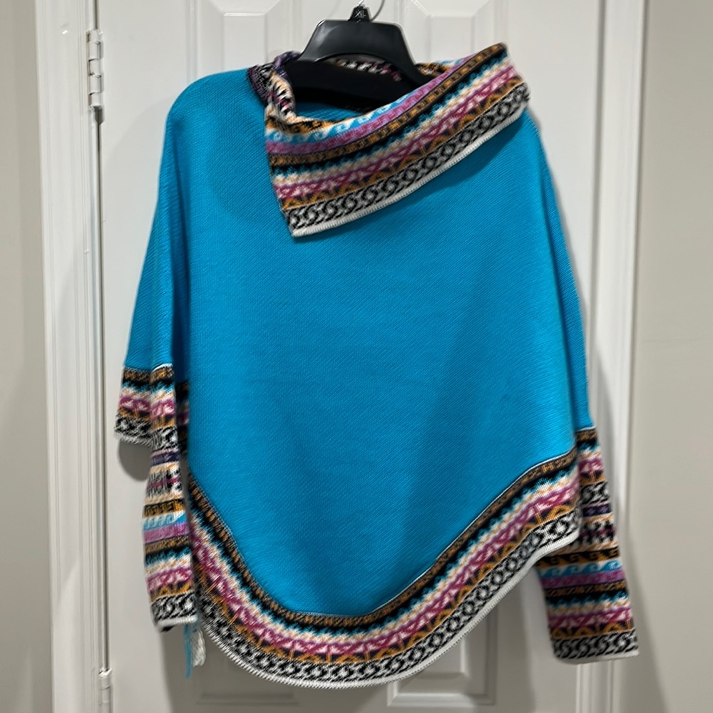 Handmade Peruvian wool poncho. NWT